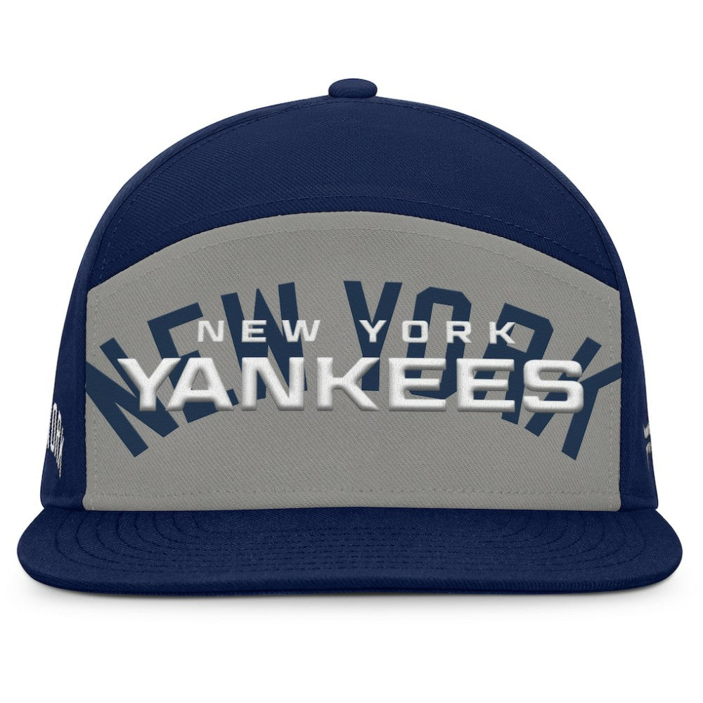 New York Yankees Fanatics Clubhouse Splitter Snapback Hat Lifestyle