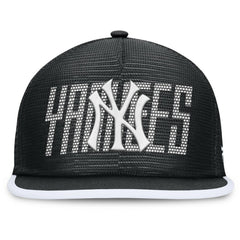 New York Yankees Fanatics Let's Glow Line Drive Snapback Hat Lifestyle