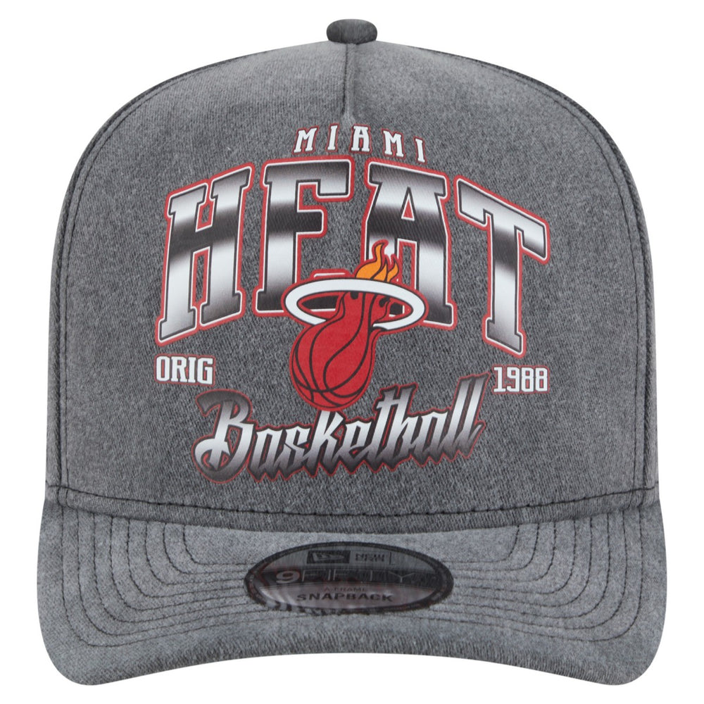 New Era - Miami Heat Throwback Washed Pre-Curved 9FIFTY Snapback Hat - Charcoal