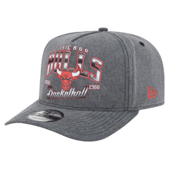 New Era - Chicago Bulls Throwback Washed Pre-Curved 9FIFTY Snapback Hat - Charcoal