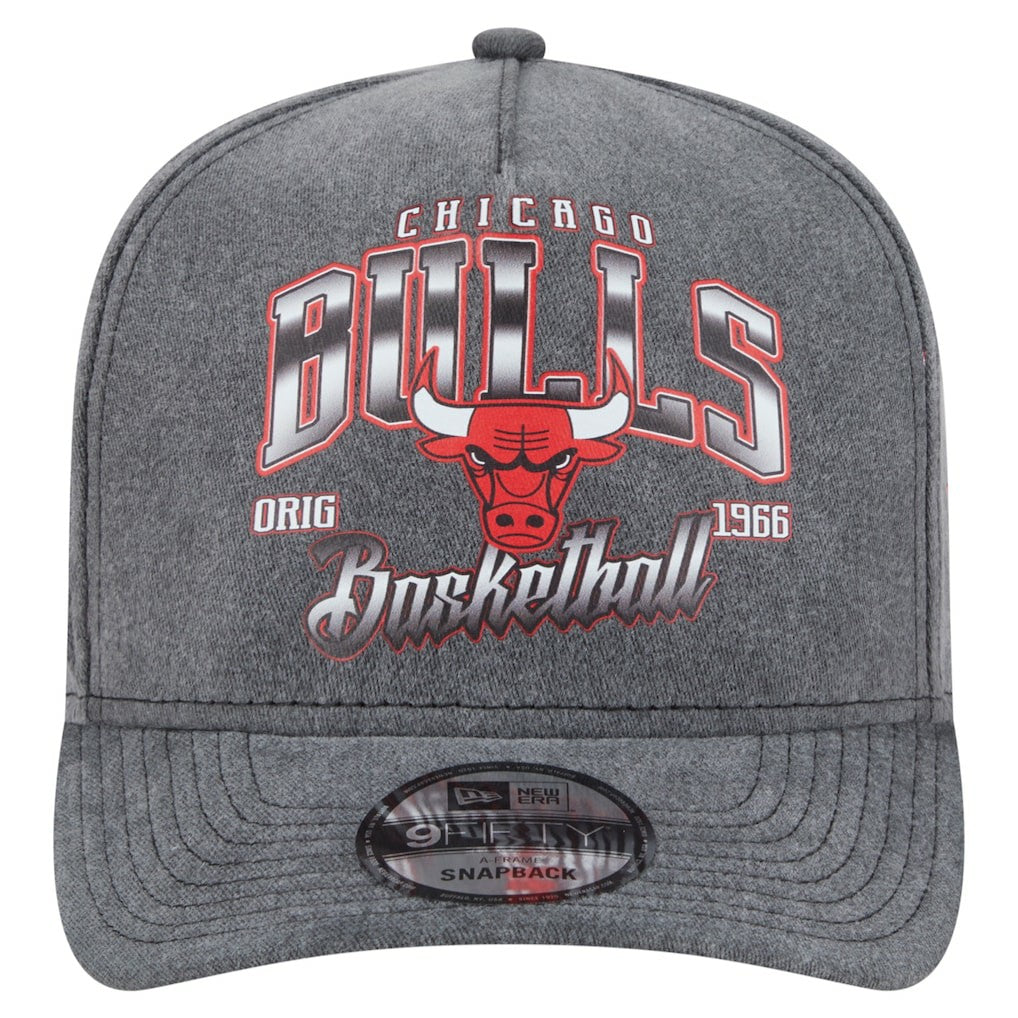 New Era - Chicago Bulls Throwback Washed Pre-Curved 9FIFTY Snapback Hat - Charcoal