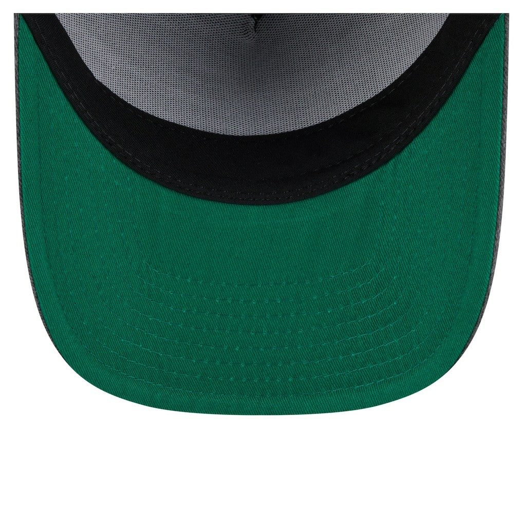 New Era - Chicago Bulls Throwback Washed Pre-Curved 9FIFTY Snapback Hat - Charcoal