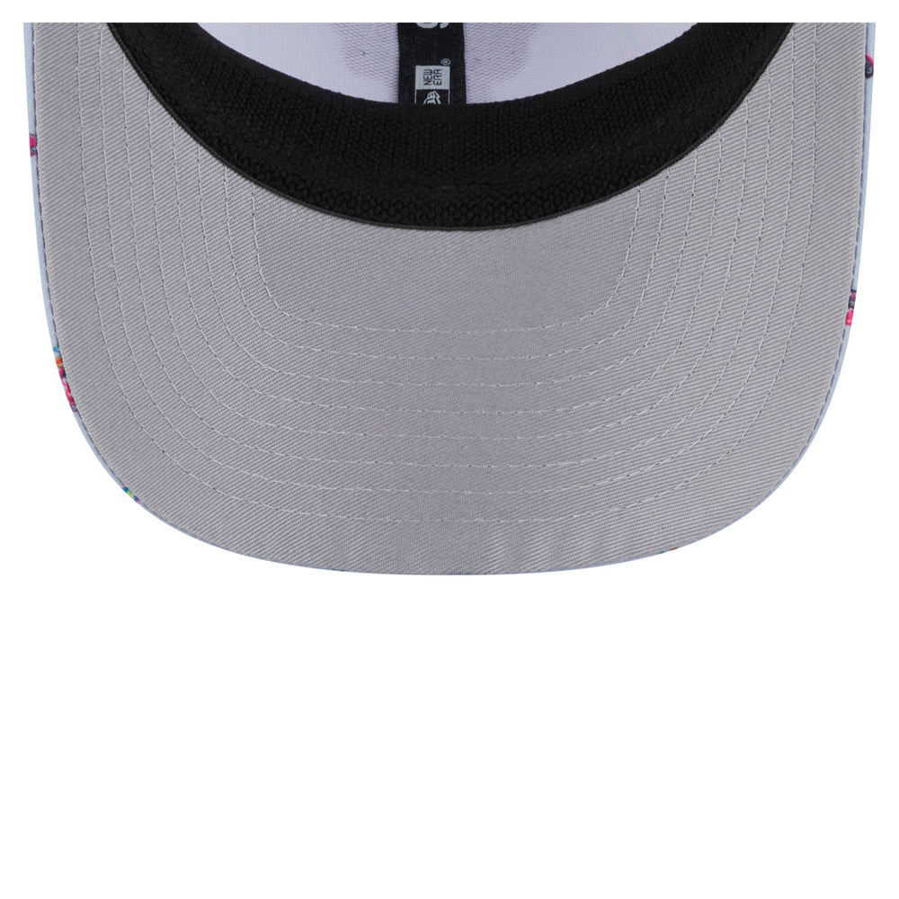 New Era - Milwaukee Bucks Adventure Aloha Pattern 9SEVENTY Stretch-Snap Hat - Light Blue/Gray