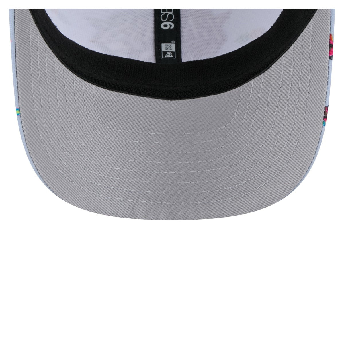 New Era - New York Knicks Adventure Aloha Pattern 9SEVENTY Stretch-Snap Hat - Light Blue/Gray