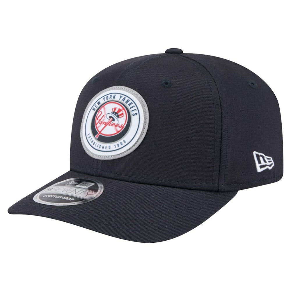 New York Yankees New Era Circle Patch 9SEVENTY Stretch-Snap Hat Sale