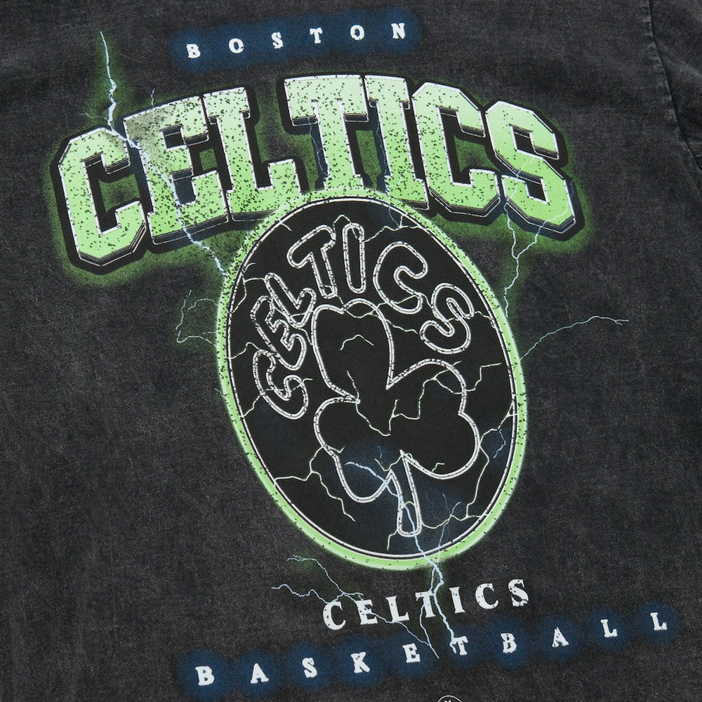 Mitchell & Ness - Boston Celtics Unisex Hardwood Classics Vintage Voltage Premium Heavyweight T-Shirt - Black