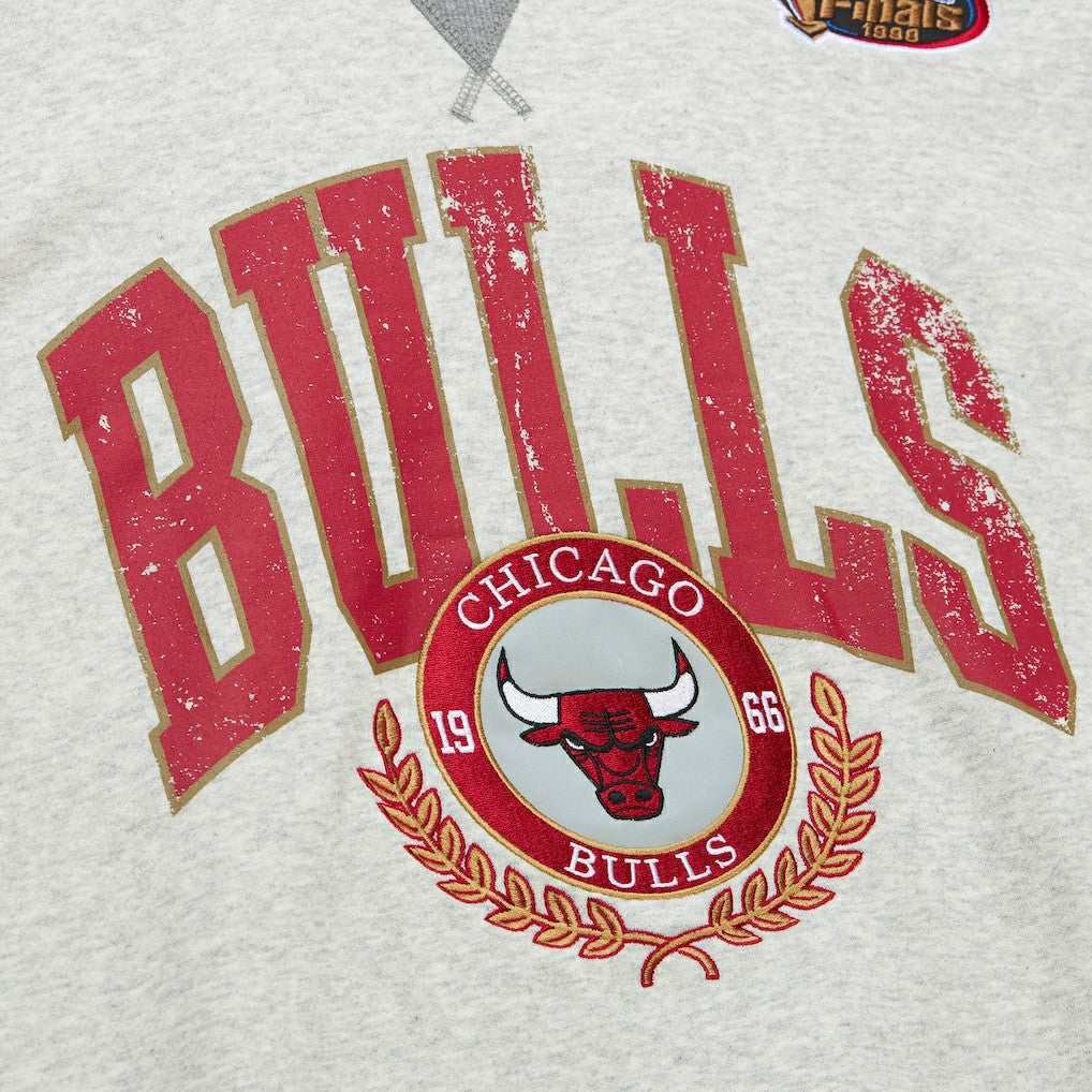 Mitchell & Ness - Chicago Bulls Vintage Logo Pullover Sweatshirt - Heather Gray