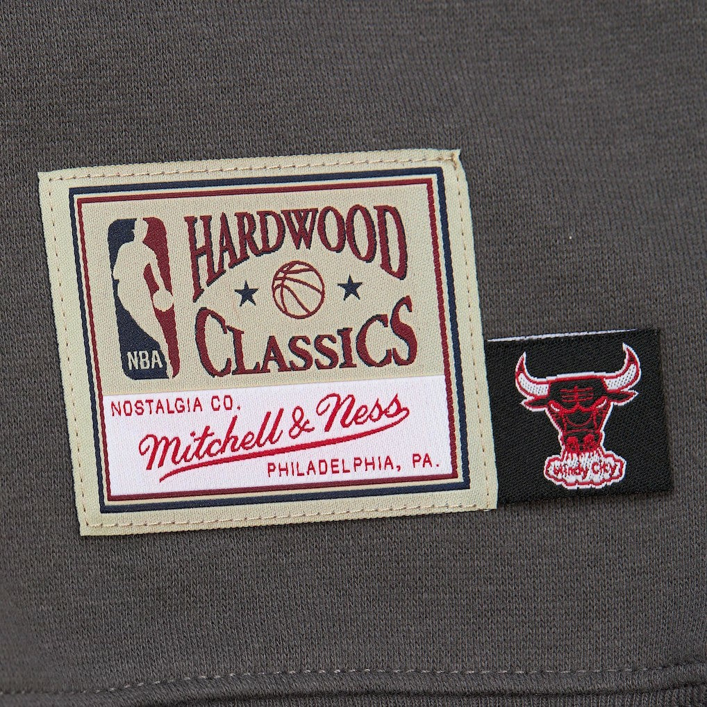Mitchell & Ness - Chicago Bulls Women's Hardwood Classics Lightweight Pullover Sweatshirt - Charcoal
