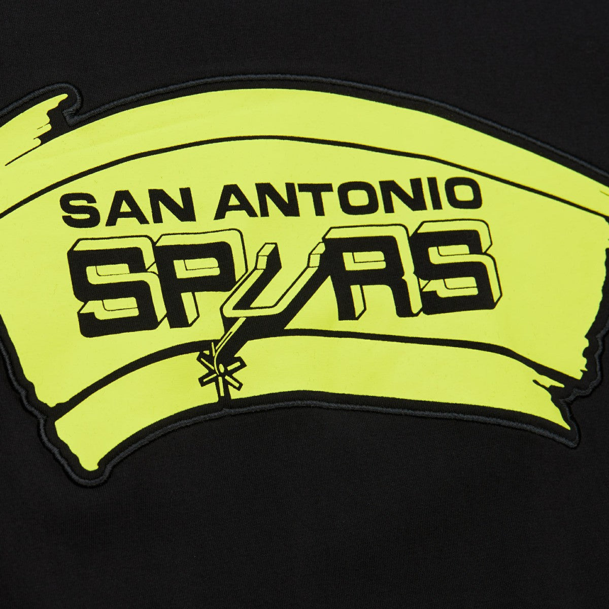 Mitchell & Ness - San Antonio Spurs Hardwood Classics Neon Nights Premium T-Shirt - Black