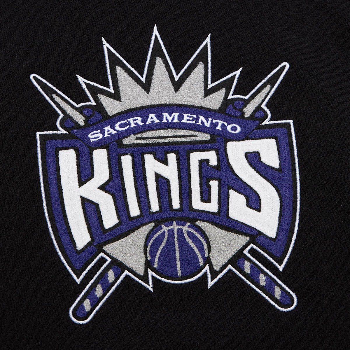 Mitchell & Ness - Sacramento Kings Chainstitch Applique Vintage Heavyweight Pullover Hoodie - Black