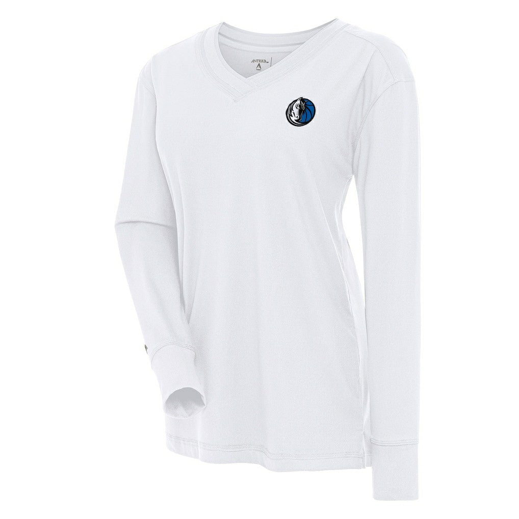NBA - Dallas Mavericks Antigua Women's Symbolic Long Sleeve V-Neck Top - White