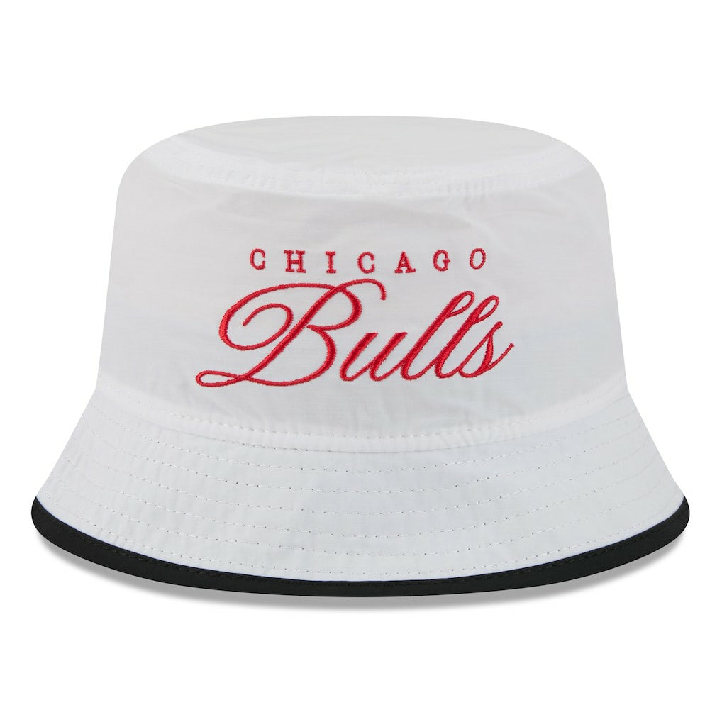 New Era - Chicago Bulls 2025 NBA Draft Nylon Bucket Hat - White/Black