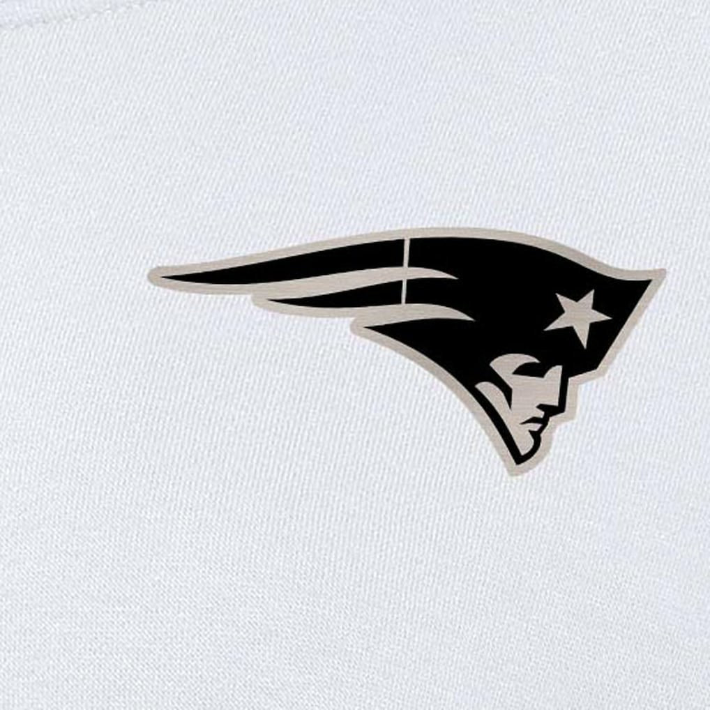 New England Patriots Antigua Women's Victory Pullover Sweatshirt White - NFL