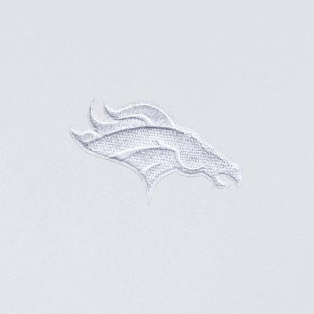 Denver Broncos Antigua Intent Quarter-Zip Jacket White - NFL