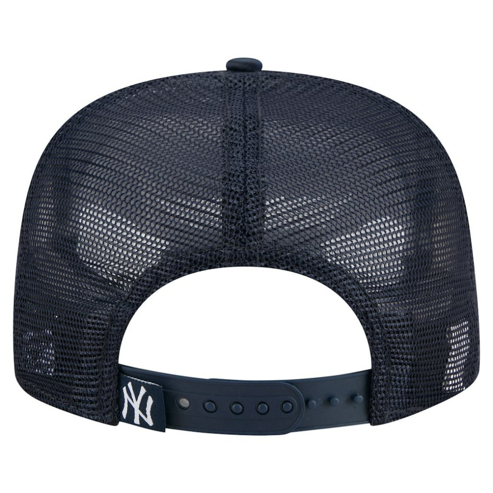 New York Yankees New Era Retro Satin Script Golfer Adjustable Hat Lifestyle