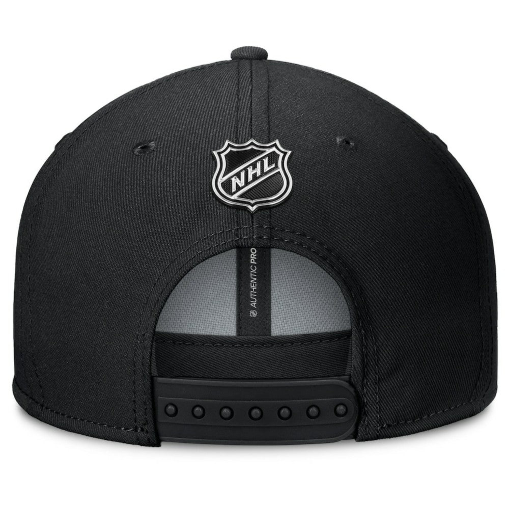 Chicago Blackhawks Fanatics Authentic Pro Rink Lockup Snapback Hat Black