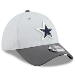 Dallas Cowboys New Era 2025 NFL Training Camp 39THIRTY Flex Hat Gray/Graphite - NFL
