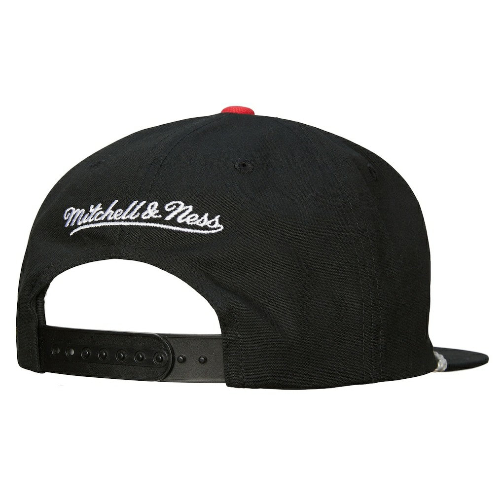 Mitchell & Ness - Chicago Bulls Ascend Deadstock Snapback Hat - Black