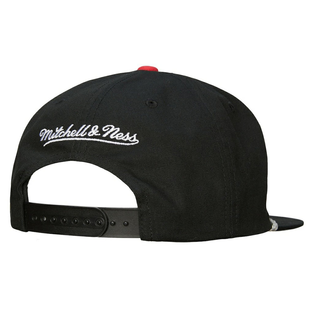 Mitchell & Ness - Chicago Bulls Ascend Deadstock Snapback Hat - Black