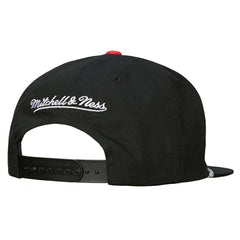 Mitchell & Ness - Chicago Bulls Ascend Deadstock Snapback Hat - Black