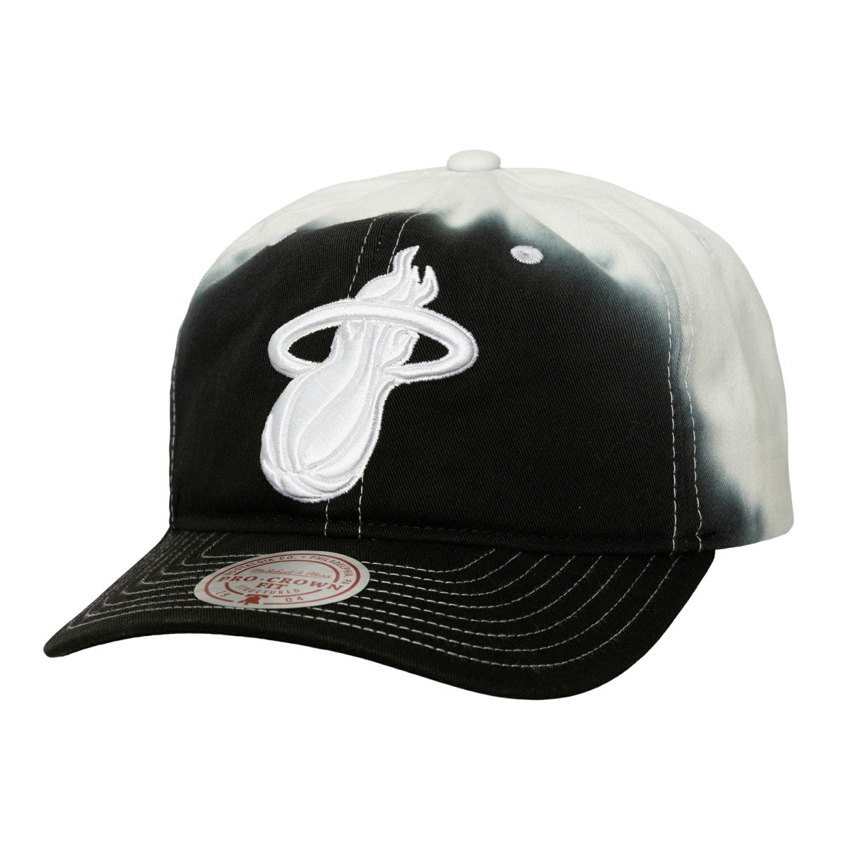 Mitchell & Ness - Miami Heat Dip Dye Pro Crown Adjustable Hat - Black/White