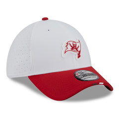 Tampa Bay Buccaneers New Era 2025 NFL Training Camp 39THIRTY Flex Hat White/Red - NFL