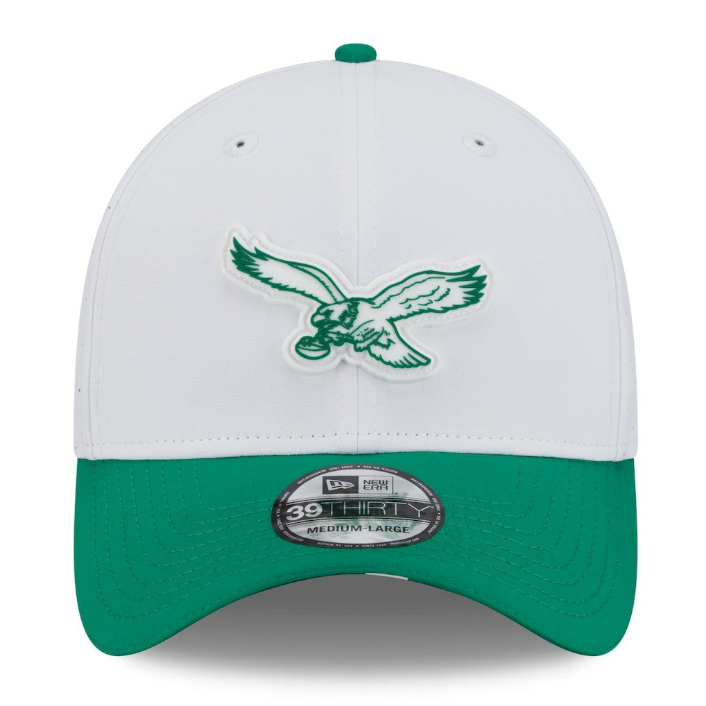 Philadelphia Eagles New Era 2025 NFL Training Camp Throwback Logo 39THIRTY Flex Hat White/Kelly Green - NFL