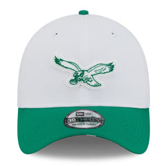 Philadelphia Eagles New Era 2025 NFL Training Camp Throwback Logo 39THIRTY Flex Hat White/Kelly Green - NFL