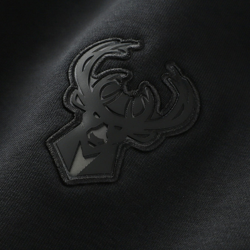 Nike - Milwaukee Bucks Authentic Standard Issue Travel Dri-FIT Sweatshirt - Black