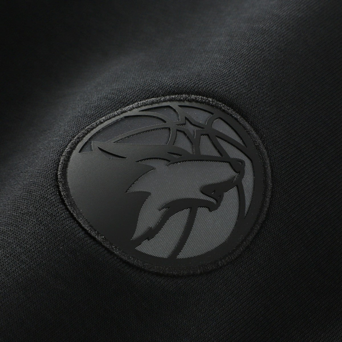 Nike - Minnesota Timberwolves Authentic Standard Issue Travel Dri-FIT Sweatshirt - Black