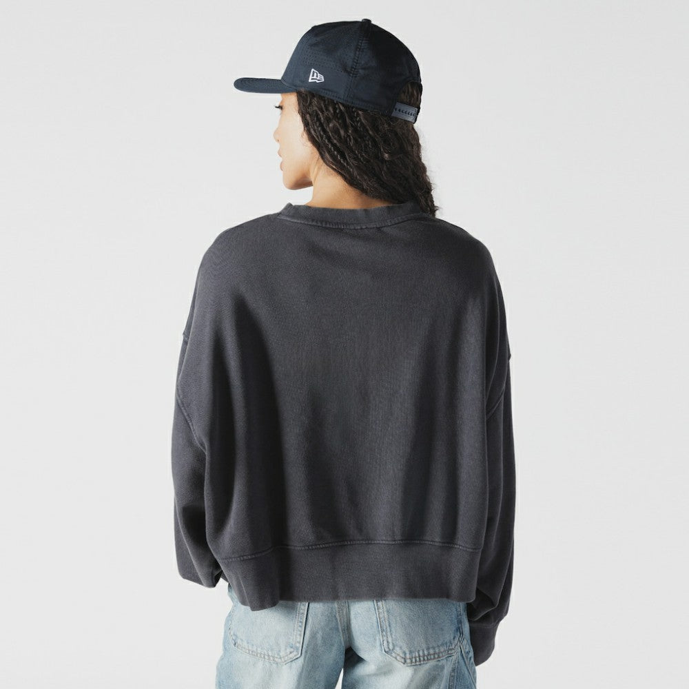 New York Yankees New Era Women's Boxy Mineral Wash Dolmen Sleeve Cropped Sweatshirt Lifestyle