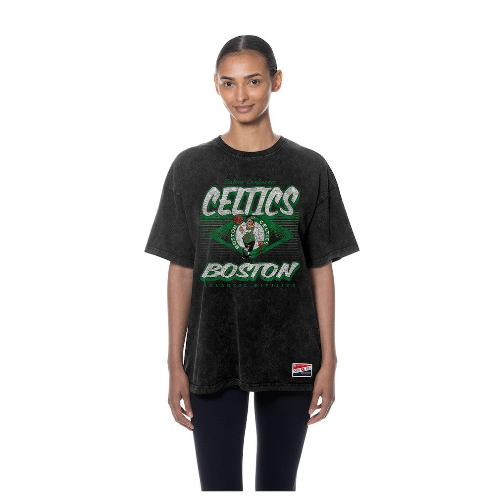 New Era - Boston Celtics Women's Throwback Mineral Wash Oversized T-Shirt - Black