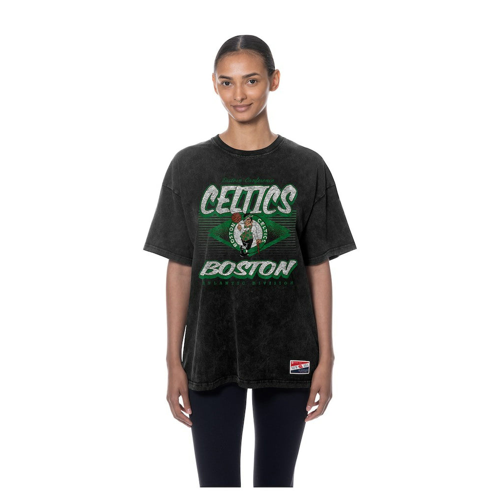 New Era - Boston Celtics Women's Throwback Mineral Wash Oversized T-Shirt - Black