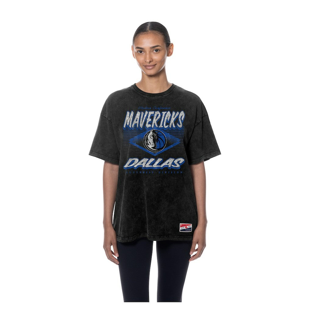 New Era - Dallas Mavericks Women's Throwback Mineral Wash Oversized T-Shirt - Black