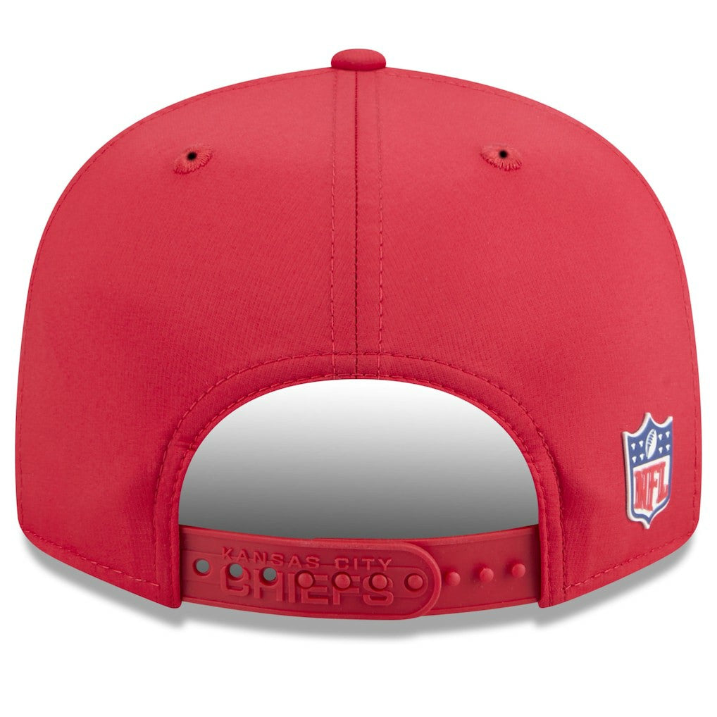 Kansas City Chiefs New Era 2025 Sideline Split Panel 9FIFTY Snapback Hat Red - NFL