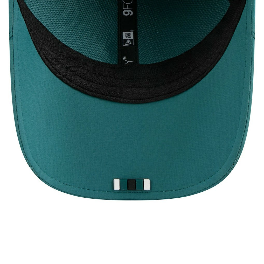 Philadelphia Eagles New Era 2025 Sideline M-Crown 9FORTY Adjustable Hat Midnight Green - NFL