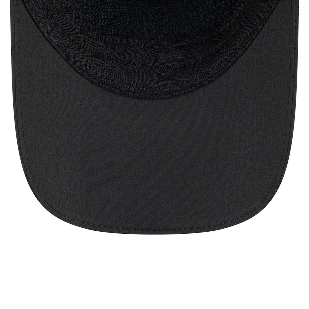 Las Vegas Raiders New Era 2025 Sideline Runner Adjustable Hat Black - NFL