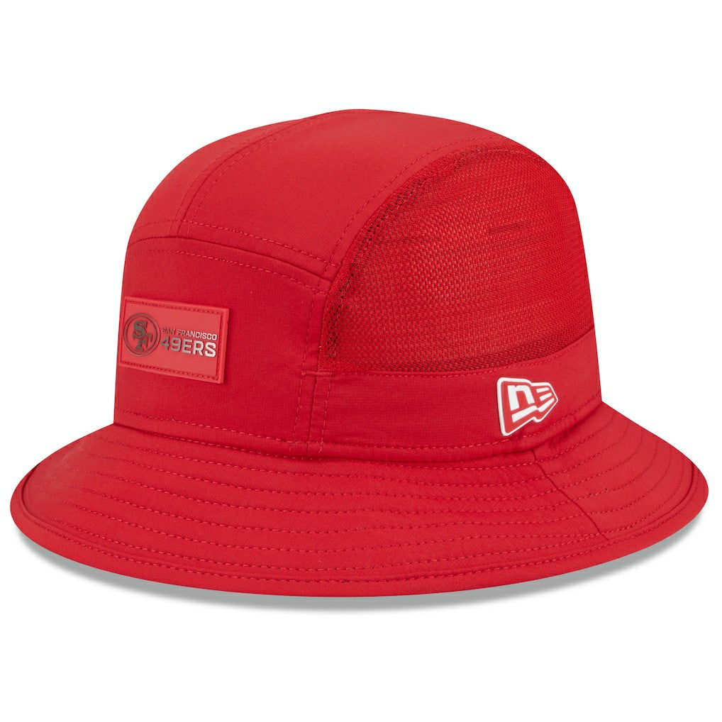 San Francisco 49ers New Era 2025 Sideline Bucket Hat Scarlet - NFL