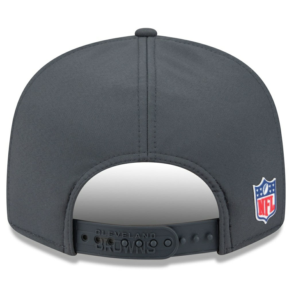 Cleveland Browns New Era 2025 Sideline Cold Weather Split Panel 9FIFTY Snapback Hat Charcoal - NFL