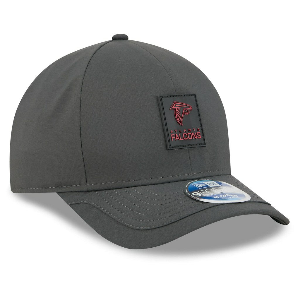 Atlanta Falcons New Era 2025 Sideline Cold Weather 9FORTY M-Crown Adjustable Hat Charcoal - NFL