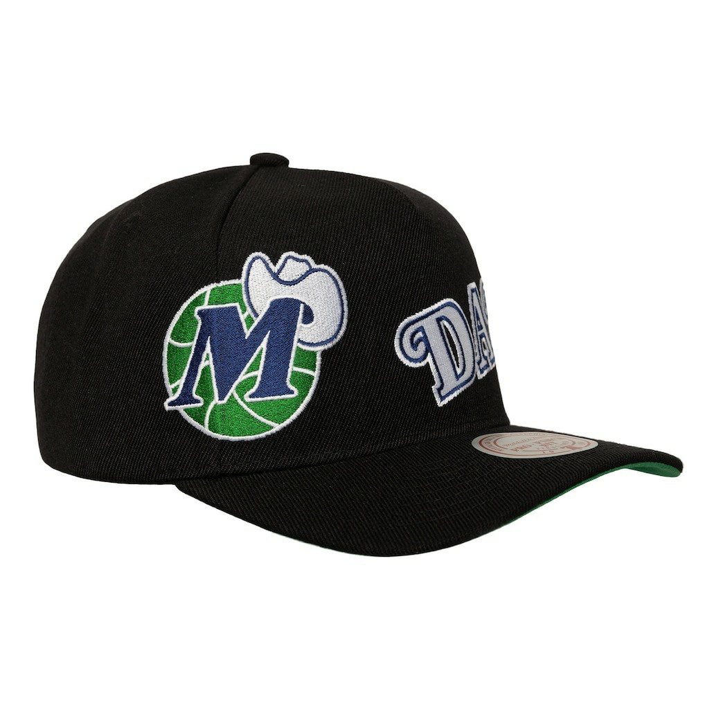 Mitchell & Ness - Dallas Mavericks Busted Logo Wordmark Wrap Around Pro Pinch Adjustable Hat - Black
