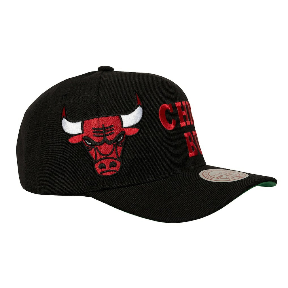 Mitchell & Ness - Chicago Bulls Busted Logo Wordmark Wrap-Around Pro Pinch Adjustable Hat - Black