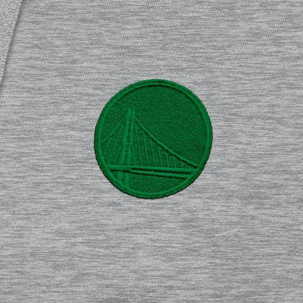 NBA - Golden State Warriors Antigua St. Patrick's Day Victory Raglan Pullover Hoodie - Heather Gray