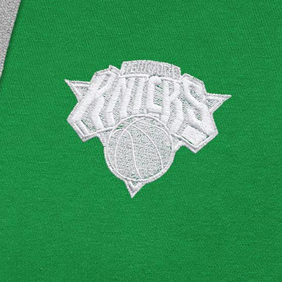 NBA - New York Knicks Antigua St. Patrick's Day Victory Raglan Pullover Hoodie - Kelly Green