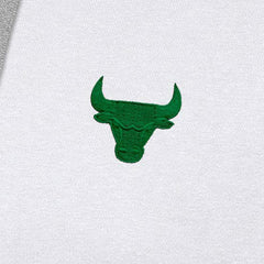 NBA - Chicago Bulls Antigua St. Patrick's Day Victory Raglan Pullover Hoodie - White