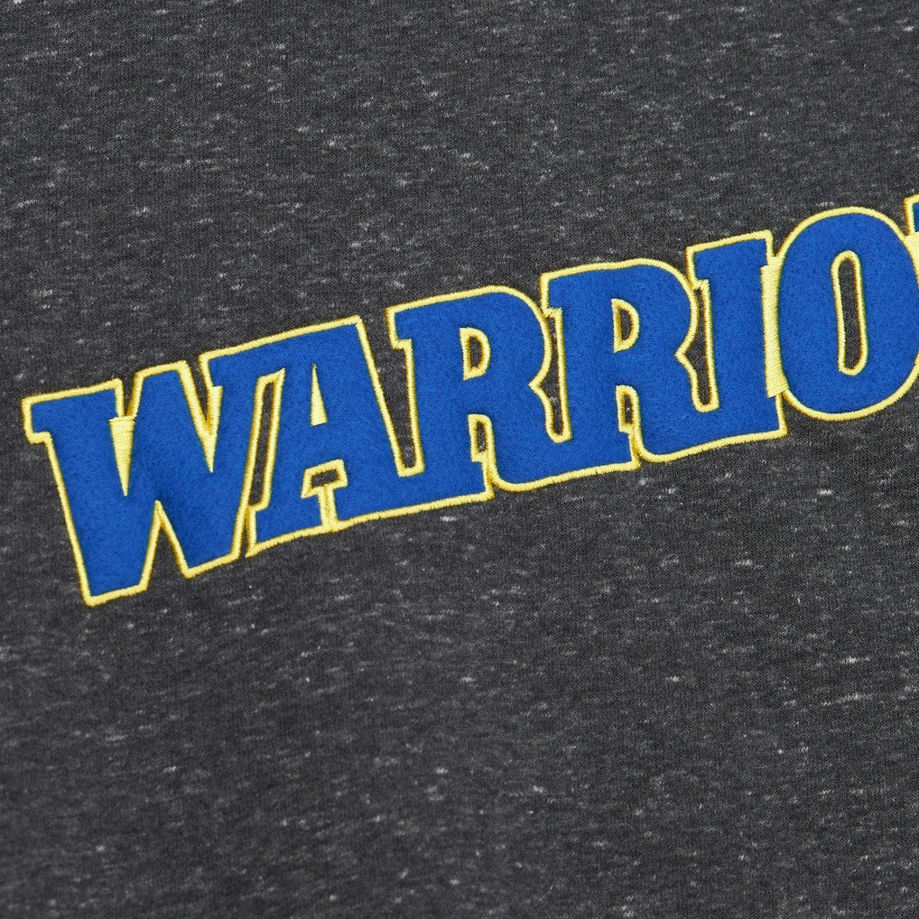 Mitchell & Ness - Golden State Warriors Black Out Collection Snow Washed Vintage Logo Pullover Sweatshirt - Black