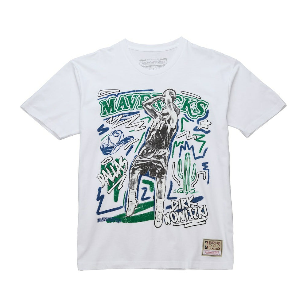 Mitchell & Ness - Dirk Nowitzki Dallas Mavericks Hardwood Classics Chalked Up T-Shirt - White