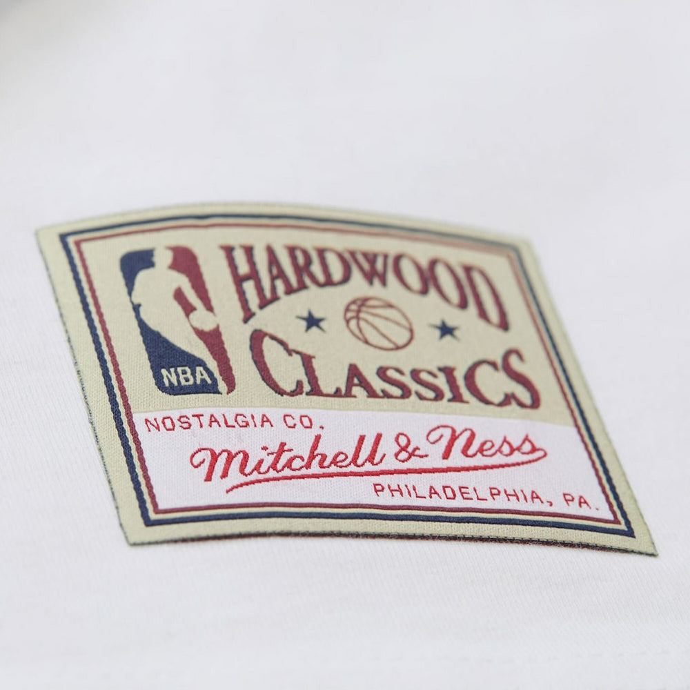 Mitchell & Ness - Dirk Nowitzki Dallas Mavericks Hardwood Classics Chalked Up T-Shirt - White