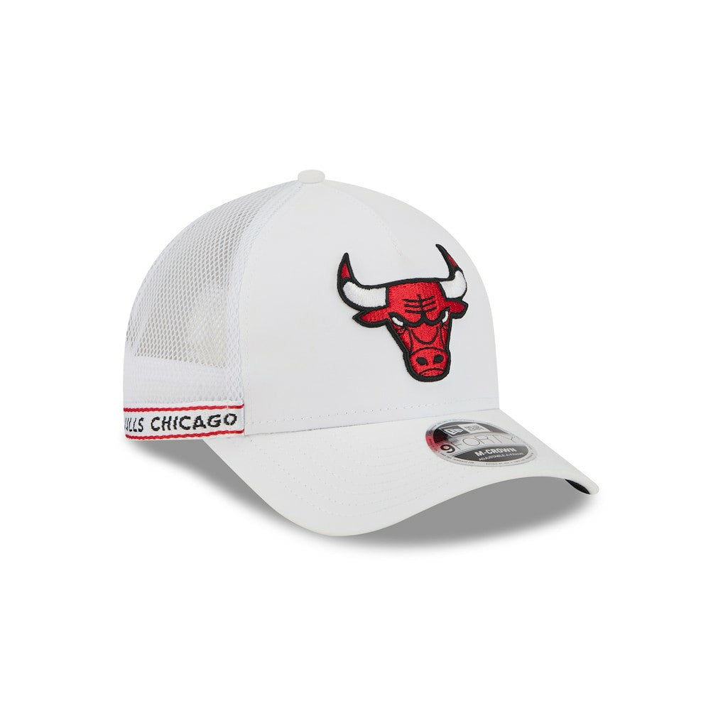 New Era - Chicago Bulls Featherweight Team Tape 9FORTY M-Crown A-Frame Adjustable Hat - White