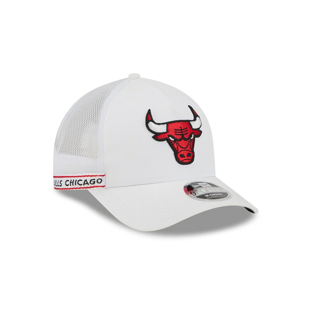 New Era - Chicago Bulls Featherweight Team Tape 9FORTY M-Crown A-Frame Adjustable Hat - White